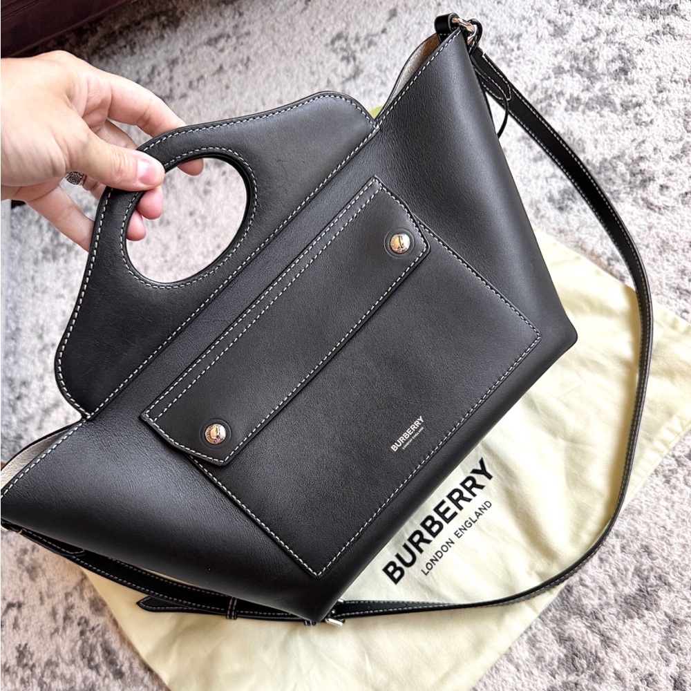 SOLD❗️❗️FIRM! Burberry Black Leather Soft Pocket Top Handle Crossbody Stitch - Picture 3 of 16